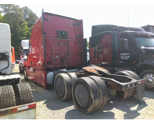 FREIGHTLINER CASCADIA 126 CAB