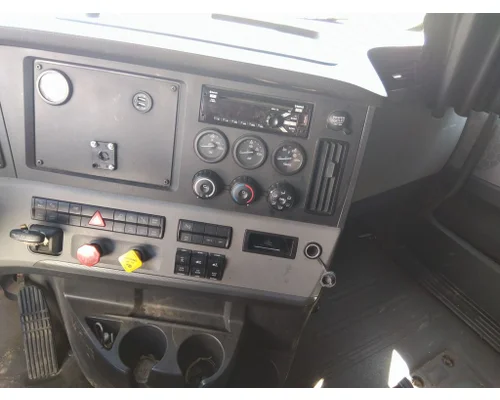 FREIGHTLINER CASCADIA 126 CAB