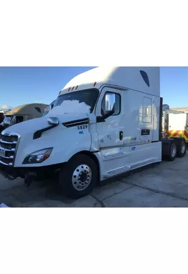 FREIGHTLINER CASCADIA 126 CAB