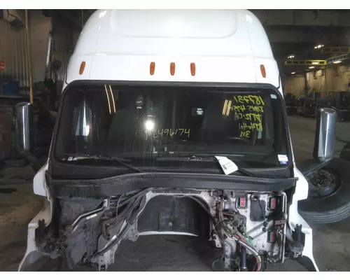 FREIGHTLINER CASCADIA 126 CAB
