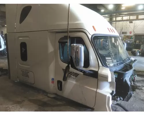 FREIGHTLINER CASCADIA 126 CAB