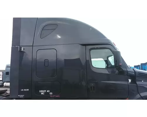 FREIGHTLINER CASCADIA 126 CAB
