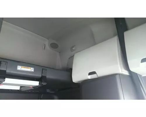 FREIGHTLINER CASCADIA 126 CAB
