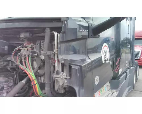 FREIGHTLINER CASCADIA 126 CAB