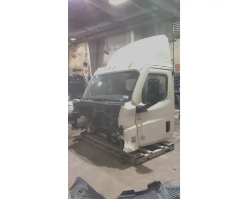 FREIGHTLINER CASCADIA 126 CAB