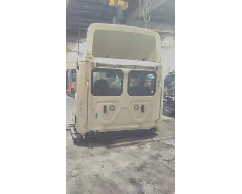 FREIGHTLINER CASCADIA 126 CAB