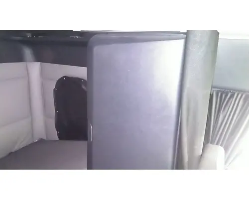 FREIGHTLINER CASCADIA 126 CAB