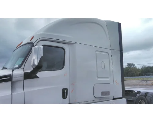 FREIGHTLINER CASCADIA 126 CAB