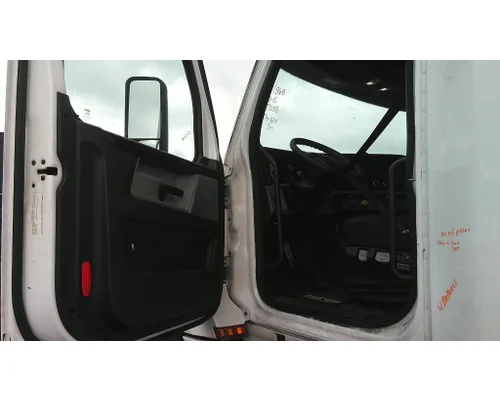 FREIGHTLINER CASCADIA 126 CAB
