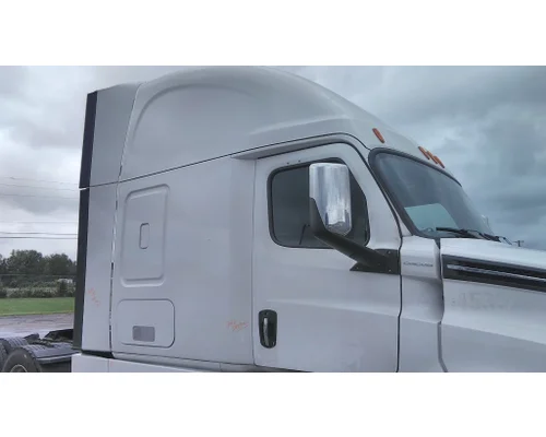 FREIGHTLINER CASCADIA 126 CAB