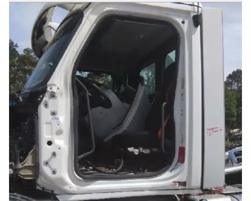 FREIGHTLINER CASCADIA 126 CAB