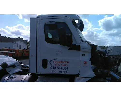 FREIGHTLINER CASCADIA 126 CAB
