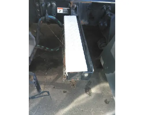 FREIGHTLINER CASCADIA 126 CHAIN HANGER