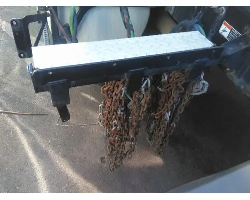 FREIGHTLINER CASCADIA 126 CHAIN HANGER