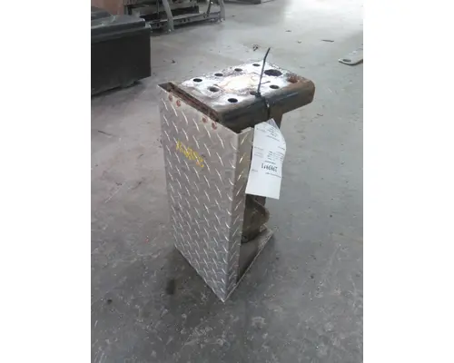 FREIGHTLINER CASCADIA 126 CHAIN HANGER