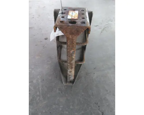 FREIGHTLINER CASCADIA 126 CHAIN HANGER