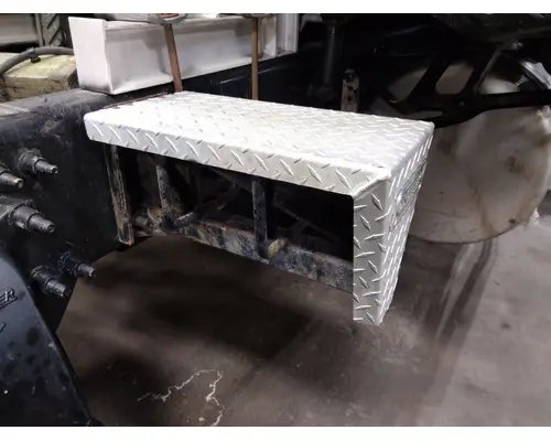 FREIGHTLINER CASCADIA 126 CHAIN HANGER