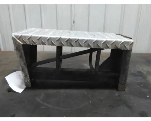 FREIGHTLINER CASCADIA 126 CHAIN HANGER