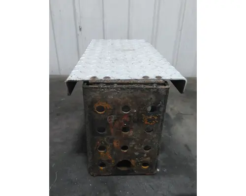 FREIGHTLINER CASCADIA 126 CHAIN HANGER