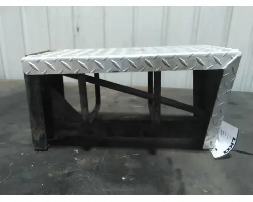 FREIGHTLINER CASCADIA 126 CHAIN HANGER