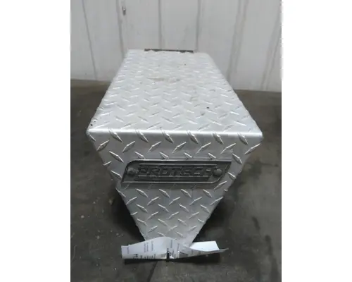 FREIGHTLINER CASCADIA 126 CHAIN HANGER