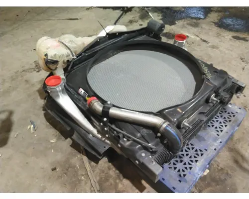 FREIGHTLINER CASCADIA 126 COOLING ASSEMBLY (RAD, COND, ATAAC)