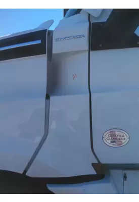 FREIGHTLINER CASCADIA 126 COWL
