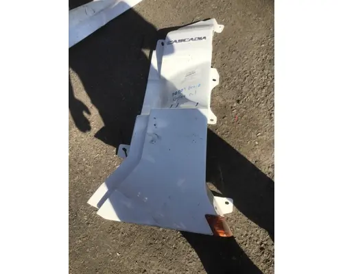 FREIGHTLINER CASCADIA 126 COWL