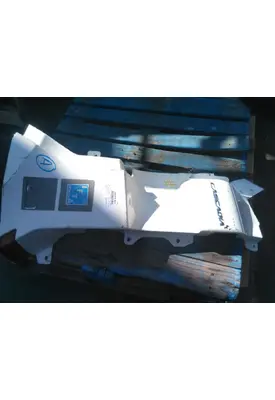 FREIGHTLINER CASCADIA 126 COWL