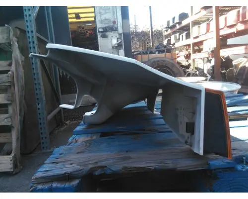 FREIGHTLINER CASCADIA 126 COWL