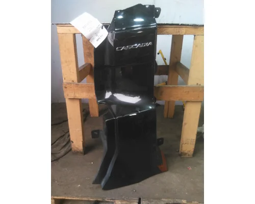 FREIGHTLINER CASCADIA 126 COWL