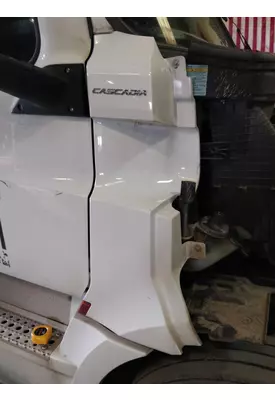 FREIGHTLINER CASCADIA 126 COWL