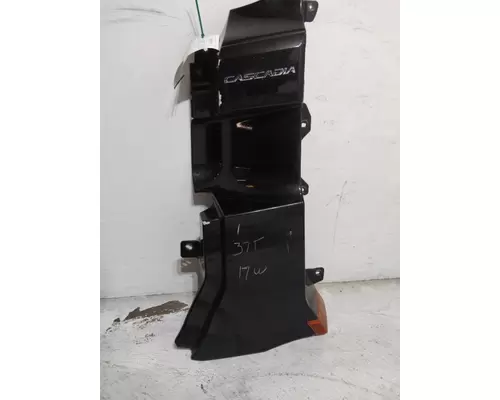 FREIGHTLINER CASCADIA 126 COWL