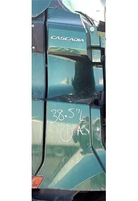 FREIGHTLINER CASCADIA 126 COWL
