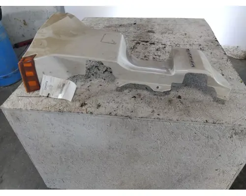 FREIGHTLINER CASCADIA 126 COWL