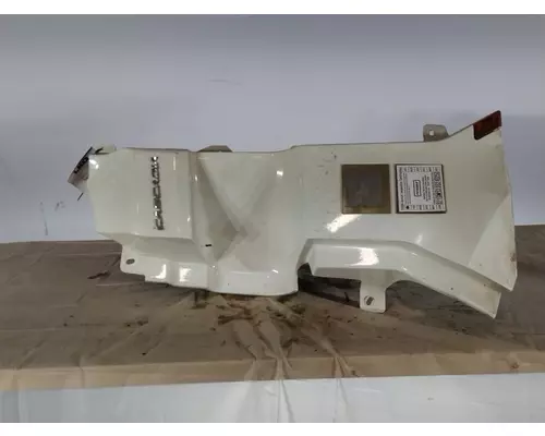 FREIGHTLINER CASCADIA 126 COWL