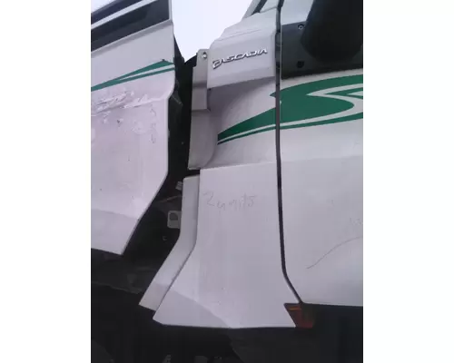 FREIGHTLINER CASCADIA 126 COWL