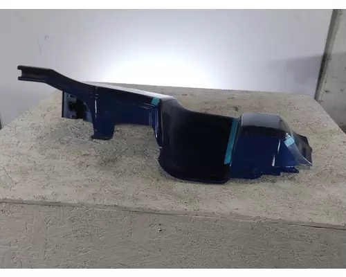 FREIGHTLINER CASCADIA 126 COWL
