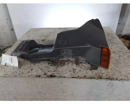 FREIGHTLINER CASCADIA 126 COWL