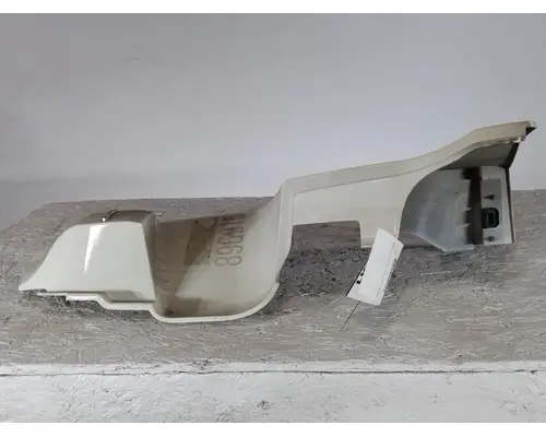 FREIGHTLINER CASCADIA 126 COWL