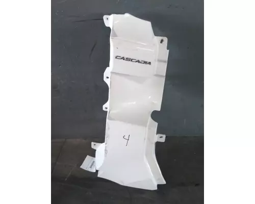 FREIGHTLINER CASCADIA 126 COWL