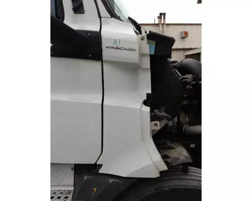 FREIGHTLINER CASCADIA 126 COWL