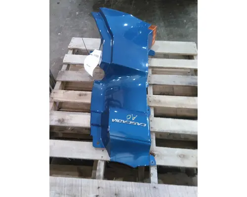 FREIGHTLINER CASCADIA 126 COWL