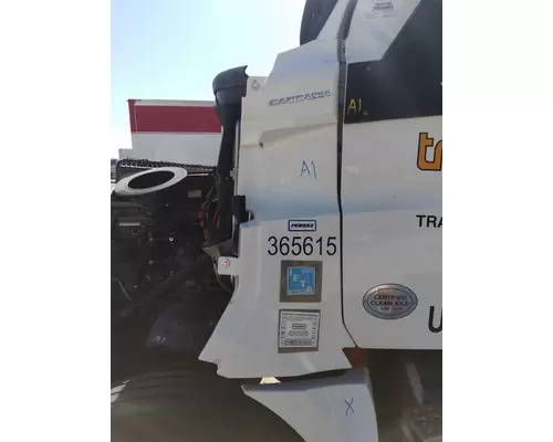 FREIGHTLINER CASCADIA 126 COWL