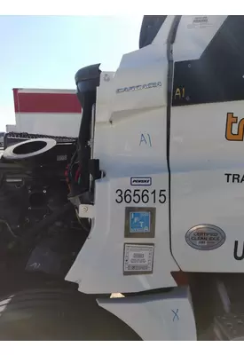 FREIGHTLINER CASCADIA 126 COWL