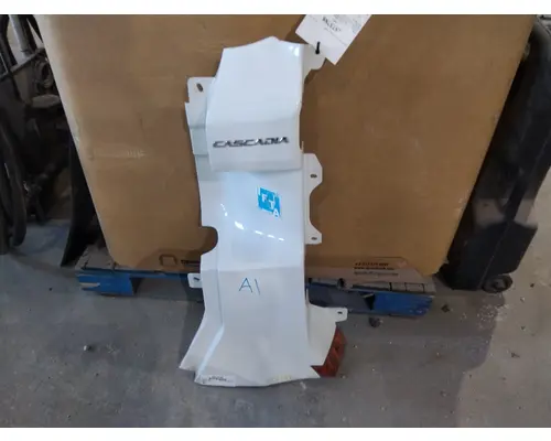 FREIGHTLINER CASCADIA 126 COWL