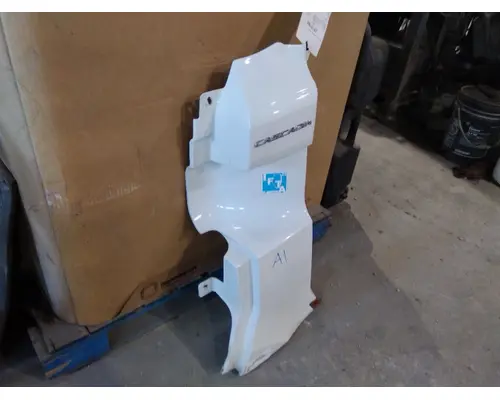 FREIGHTLINER CASCADIA 126 COWL