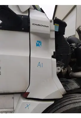 FREIGHTLINER CASCADIA 126 COWL