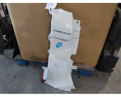 FREIGHTLINER CASCADIA 126 COWL