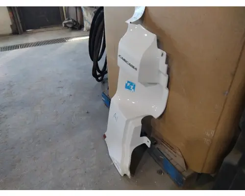 FREIGHTLINER CASCADIA 126 COWL